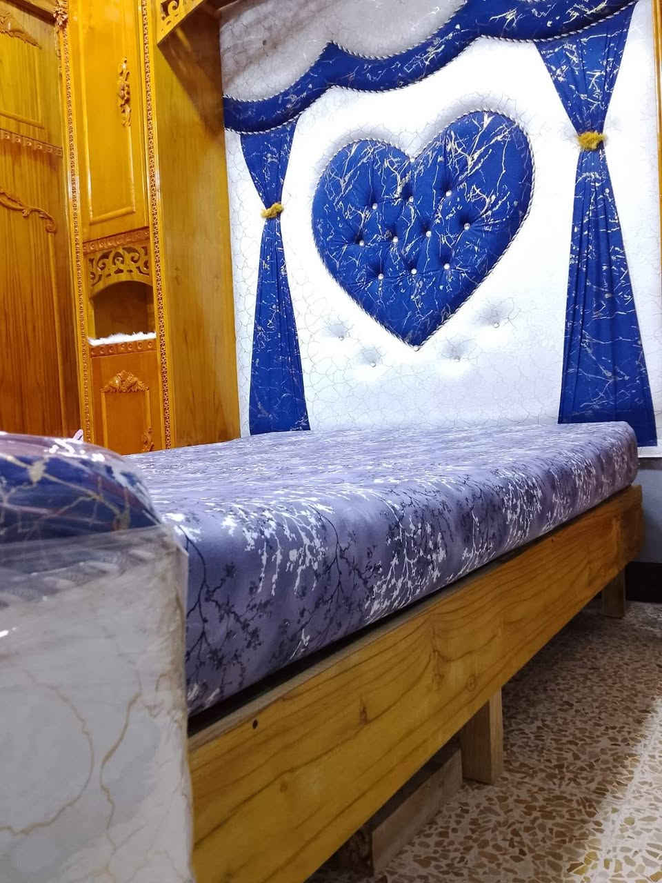 دوشك للبيع جديد
 السعر 50 داخل الموصل


**إذا كنت صاحب هذا الإعلان وتريد حذفه لأي سبب، رجاءا أرسل رسالة إلى الدعم الفني**