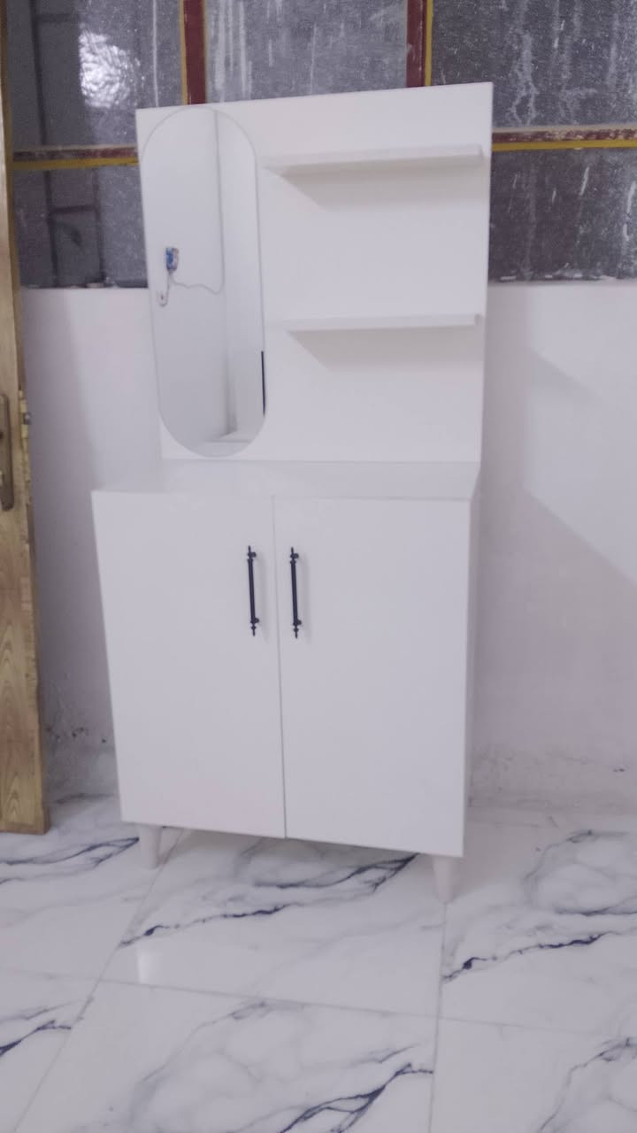 سلام عليكم ورحمه الله وبركاته غرفه نوم للبيع جديده ما مستعمله مكاني كربلاء طويريج ناحية الخيرات قرب شارع زبيد لسعر 650وبيهه مجال الاستفسار عل رقم ***********
