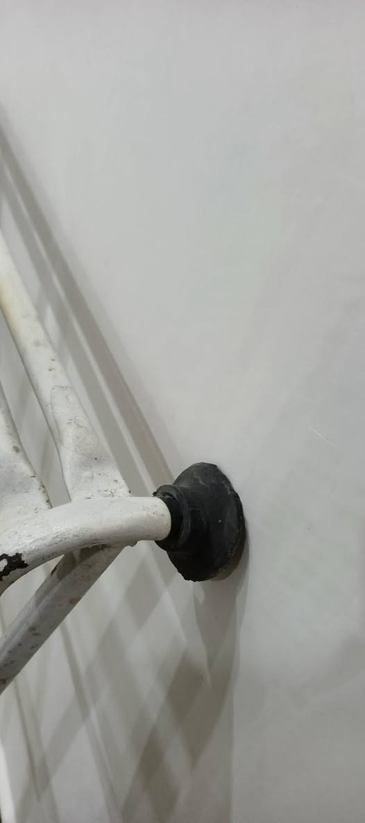 سوبايه سيراتو سبكترا فورتي النترا
تفيد جماعه التكسي نضيفه بيها ربل بلاستك انته تصبغها اي لون يعجبك ب٤٥ وبيها مجال شويه ***********
