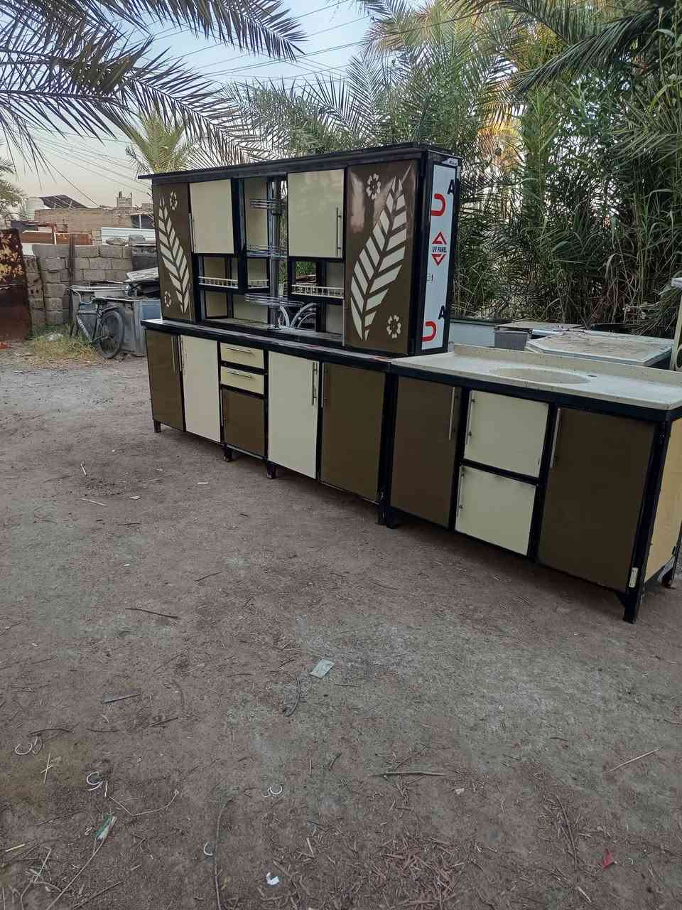 كاونتر 4 متر  3 قطع 
سعر 330 
توجد خدمة توصل بكرو
الشراي يراسل الصفحة أو يتصل *********** أو وتساب
