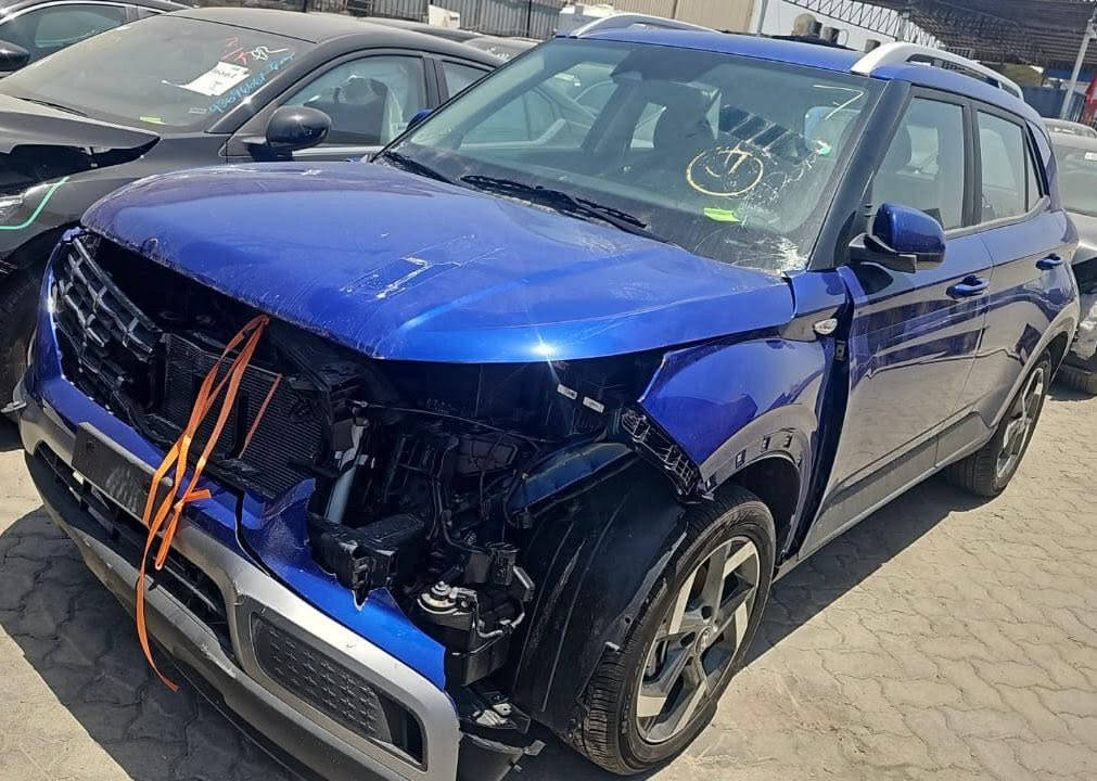 السلام عليكم
للبيع هونداي فينيو موديل ٢٠٢٤ بدون رقم منفسيت
الحادث مرفق بالمنشور فقط بارد بالبنيد على شكد شبرين
بدوو لغد بدون شاصي ايرباك ستيرن

داخل لونين 
فتحة
بصمة 
تشغيل عن بعد
وبقية المواصفات المعروفة
السعر 123 $وبيها مجال

للتواصل ***********
