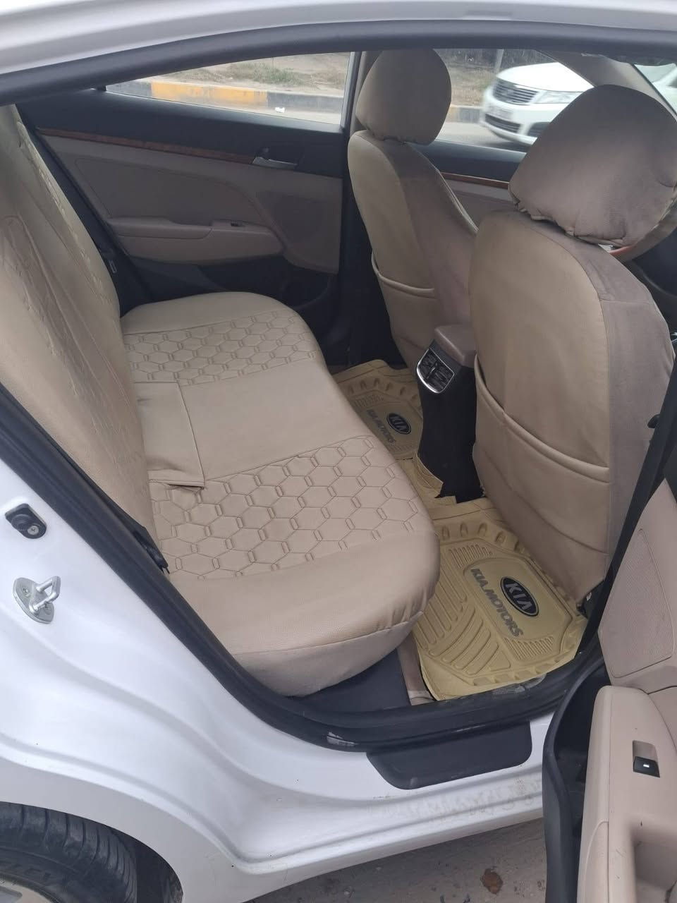 النترا ميديل 2019
كامل مواصفات كفاله
بصمه
بارد بجه اليمين 
السعر: 170ورقه وبيه مجال 
ومراوس النترا: 2024او 2025 ☑️
للستفسار: ***********
