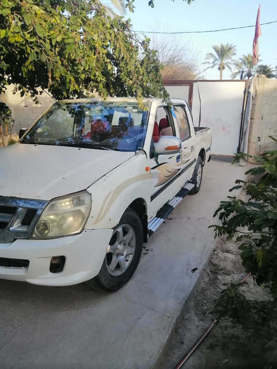 سلام عليكم بيكم فتون موديل 2013 كير ومكينه شرط ومقدم وباتريها جديد توايرها جدد سياره رقم الماني قادسيه سنوية 2027 جديد مكان السماوه رميثى مكلف بل نشرهذا رقم صاحب ***********  سعر 30بيه مجال شراي
