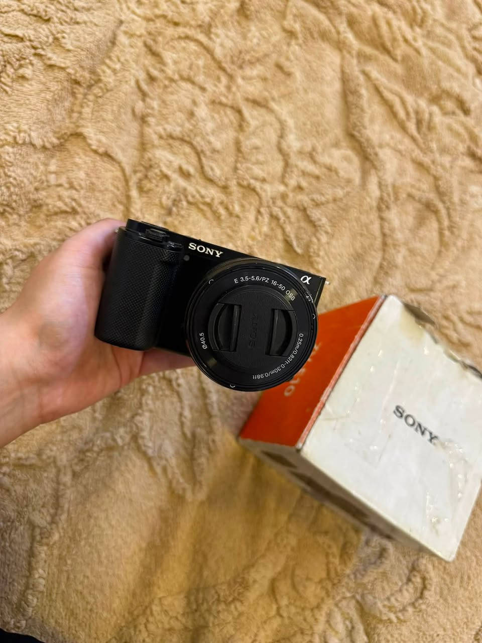 كاميرا سوني  zv-E10 نظيفة جدا استخدام قليل
الشتر 1 ألف 
مع كارتونة + عدسة 16-50 
بطارية عدد 2 
وملحقات المذكورة في الصورة المكان بغداد 
السعر خاص


**إذا كنت صاحب هذا الإعلان وتريد حذفه لأي سبب، رجاءا أرسل رسالة إلى الدعم الفني**