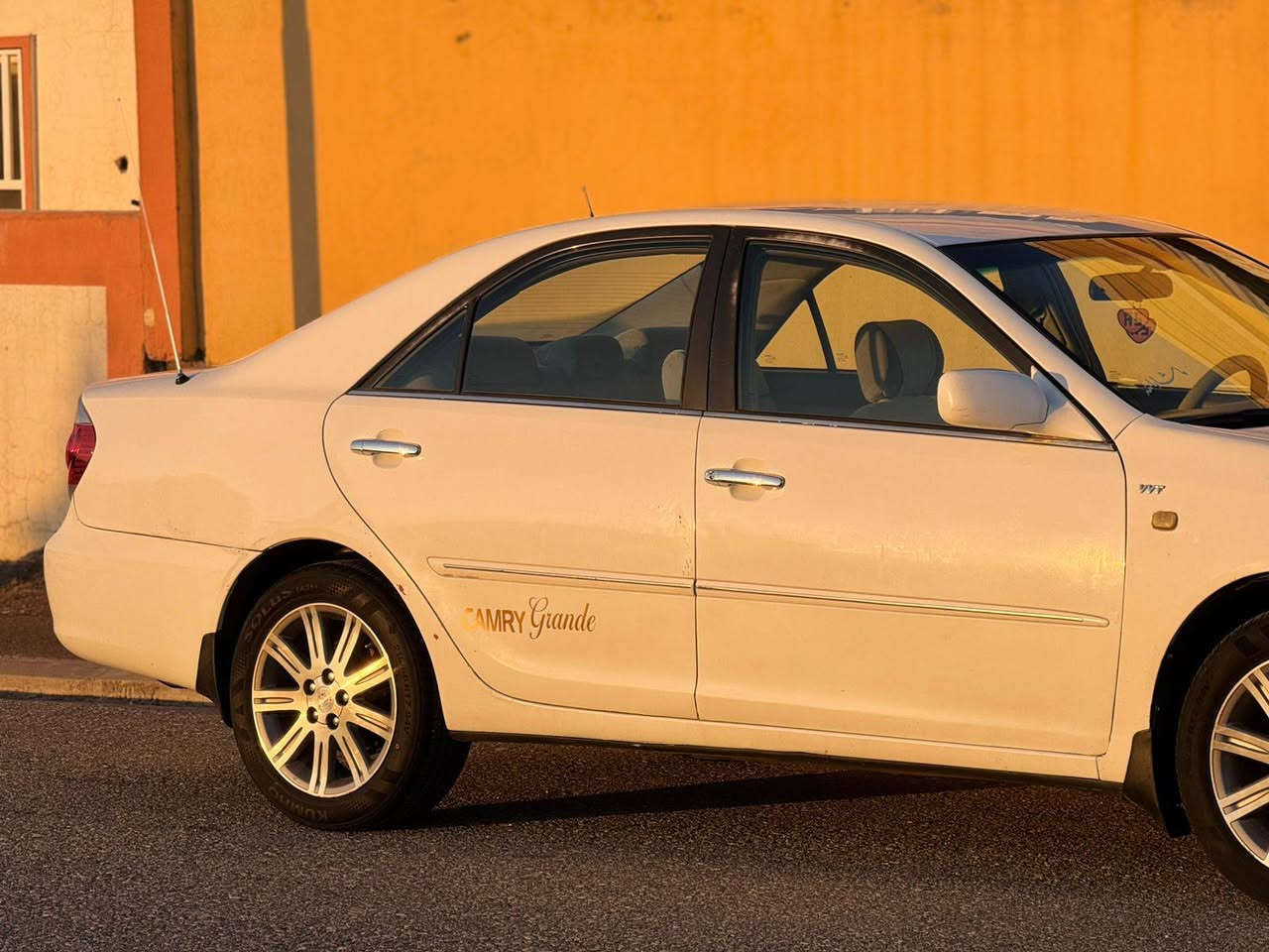 السلام عليكم كامري 2006 رقم دهوك الجديد جيرو مكينه وتبريد بشرط ماكينه شد جديد سياره  خليجيه🥇 ويلو تخم تاير جديد صدر امامي خلفي جديد داخله نظيف عنوانها اربيل سياره باسمي موجود واتساب اتصال***********  سياره بيها قطعتين صبغ فقط
 *********** عنوان اربيل السعر 105$
