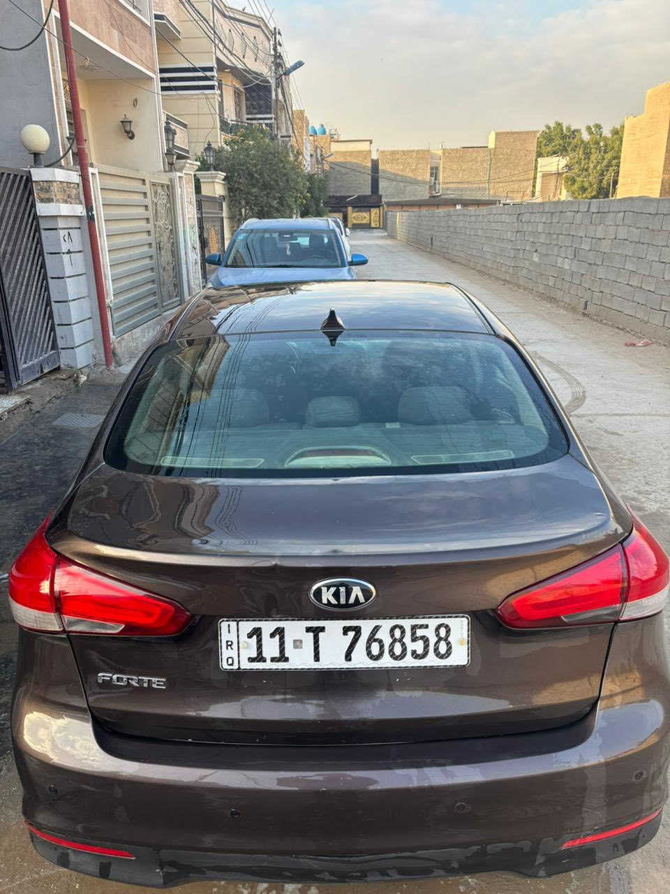 كيا فورتي 2017 للبيع فقط 

لون جوزي رقم بغداد ب اسمي

السيارة حادث كلش بسسيط
بداية البنيد وبداية الصندوك الخلفي
هنا صاير بيه طخات ومرشوشه كم قطعة
جانت بيد (( إنثى ))السيارة وطاخته هواي

حتى لتدوخ ولا اني ادوخ وياك ب الصصبغ
ابيعلك السيارة حزاام صبغ بس هية مو حزام
3 قطع او 4 قطع مصبوغه اني ابيع حزاااام 

كل الايرباكات مالته سليمه ولا ايرباك طاك 

السيارة عليه ادامة كامله من كلشي بيه 
باتري جديد تخم تاير جديد ادامة كاملة

رقم بغداد الجديد ب اسمي 

مكانها بغداد الكرادة او الدورة

*********** بي واتساب همين

السسسعرر     114  وبيه محال بسيط
