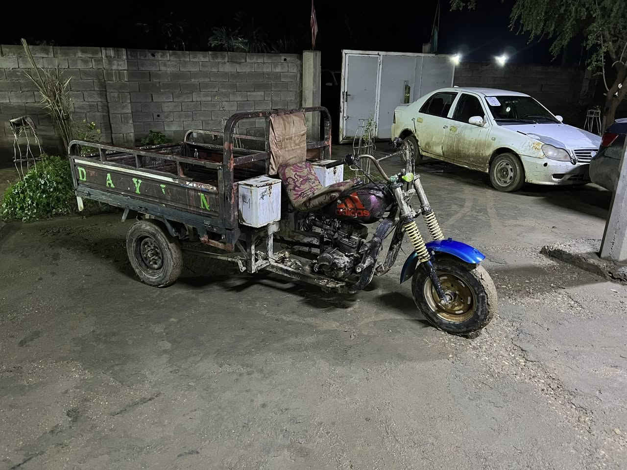 سلام عليكم ستوته مديل 14 للبيع جاهزه محرك جديد أكسن جديد مكاني واسط الزبيديه السعر 450 وبيه مجال الرقم ***********
