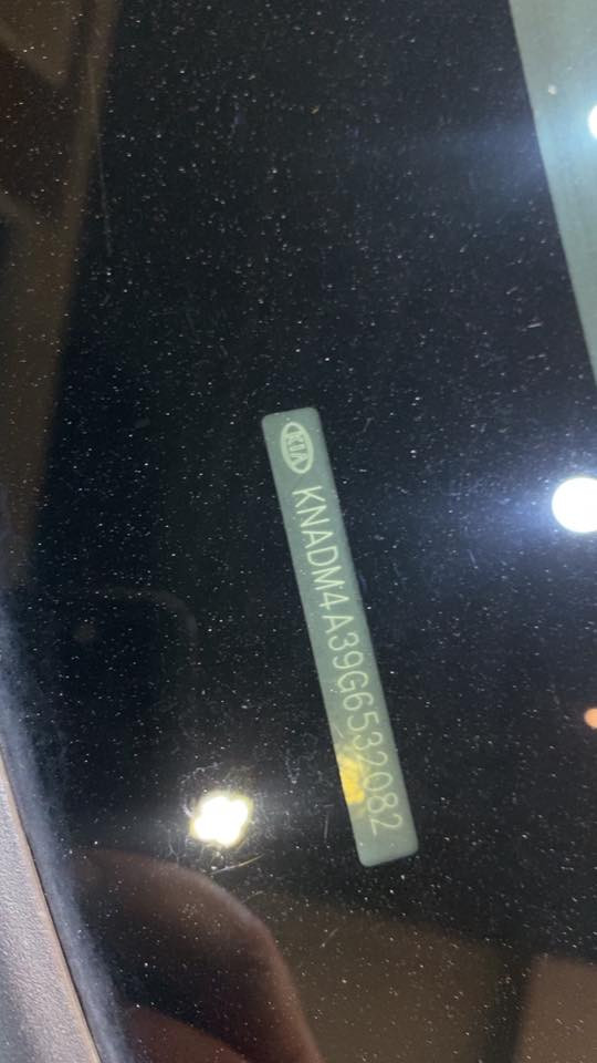 السلام عليكم@اقره المنشور للاخير رجاءا بكل تفاصيله واقتنع وخابرني وتدلل@ للبيع فقط كيا ريو موديل٢٠١٦ وارد امريكي محرك ١٦٠٠ المرغوب مكفول من الفتح هوه والكير رقم بغداد باسمي هزه وسنويه جديده قبل اسبوعين حادثهه بالمنشور صبغ جاملغ وربع باب فقط  سطحي بدون دواخل  الباقي مبي صبغ وتجي تشوف وتقتنع لان استعمال سنين فاكيد بيهه رصعات خفيفه وبيهه تكحيله بهلا الجاملغ الخلفي مصلح ومكحل تريد تصبغه تريد تبقي بكيفك  لتجي وتكلي عبالي مكفوله من الرصعه  مواصفات اعتياديه ماشيه ٩٥ الف مكاني بغداد اليرموك اربع شوارع *********** السعر ٩٠ وبيهه مجال حك جيتك جماعه ال٨٠ لتعب نفسك ابد
