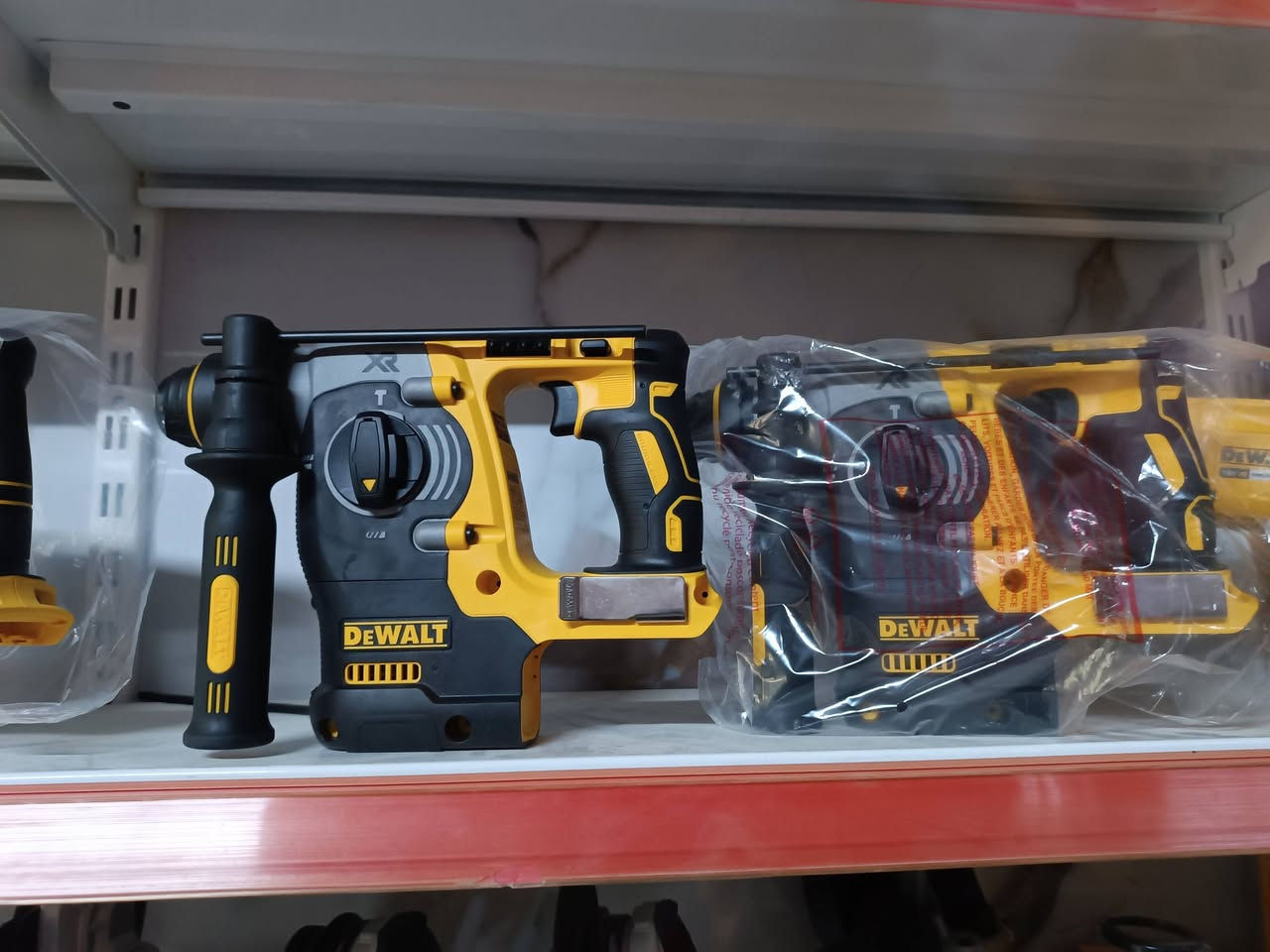 للبيع
عرض خاص لمدة 6ايام

جديد.   فارغ 

هامر ديولت موديل dch273

صناعة جيك.

إنتاج 2025

سعر 240$

توصيل مجاني


**إذا كنت صاحب هذا الإعلان وتريد حذفه لأي سبب، رجاءا أرسل رسالة إلى الدعم الفني**