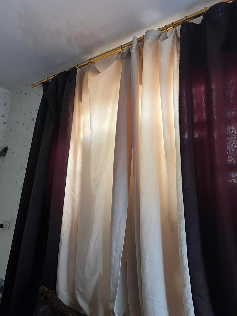 من مكتب الدباغ للعقارات والمقاولات 
عقار #تجاري للبيع 
جنس العقار/طابو صرف
موقع:كركوك/حي العسكري - شارع العام (شارع قطاع البلدية 5) مقابل مدرسة شروق سابقاً 
المساحة:200متر 
بأسم شخص واحد 
محتوياته : 
1:بيت طابق ارضي ( كراج سيارة مطبخ هول صحيات غرفتين نوم واستقبال) 

2:طابق الثاني مشتمل معزول درج خارجي (كما تبين في الصورة) 

3:محل حاليا مغلق 

حالة العقار : بحالة جيدة 

  للاستفسار مراسلة الصفحة 
او الاتصال على *********** 
***********
اوزورا مكتبنا الكائن حي العسكري شارع العام قرب اصباغ وديكورات الدباغ 
نستقبل كافة عروضاتكم في كركوك وكافة المحافظات العراقية
