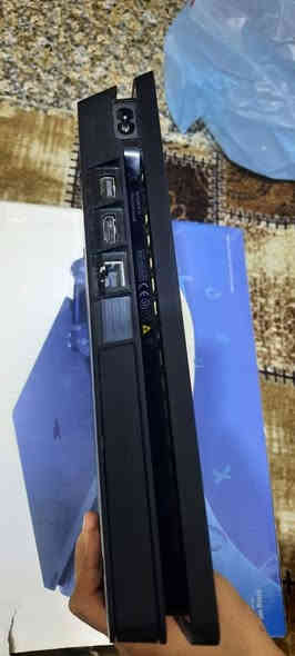 التخزين نص تيرا يعني 500 گيگا
كامل ملحقات وجوستك ٢ اصلي وتجاري. 
اجهاز لوك جديد يعني مامفتوح ولا داخل تصليح
 بي ٤ لعبات وتكدر تخلي العاب بعد.
يو بي اس جديد...
السعر ٣٢٥ وبي حك الجية..
الكريعات ***********
