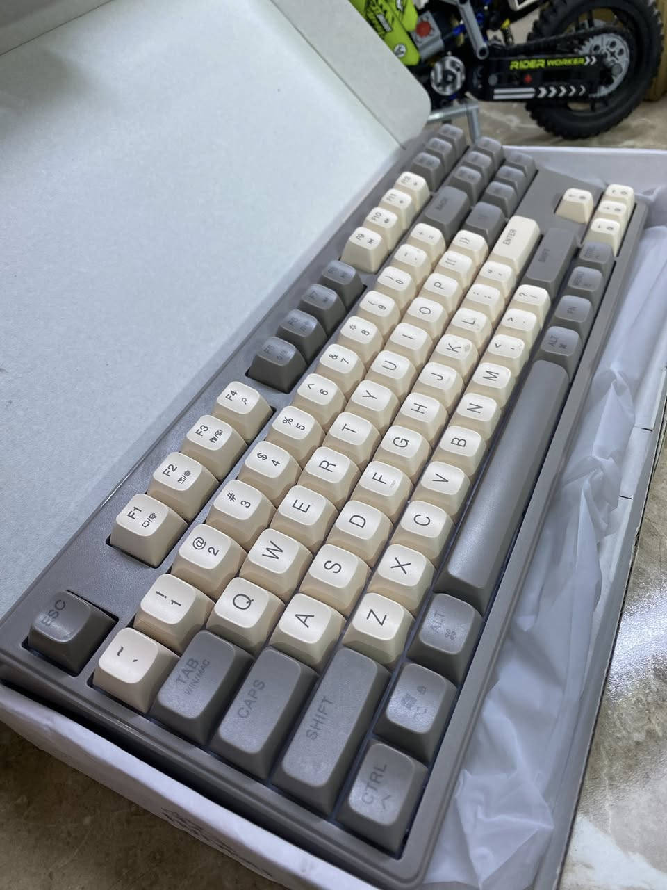 كيبورد بلوتوث ، 25 الف


**إذا كنت صاحب هذا الإعلان وتريد حذفه لأي سبب، رجاءا أرسل رسالة إلى الدعم الفني**