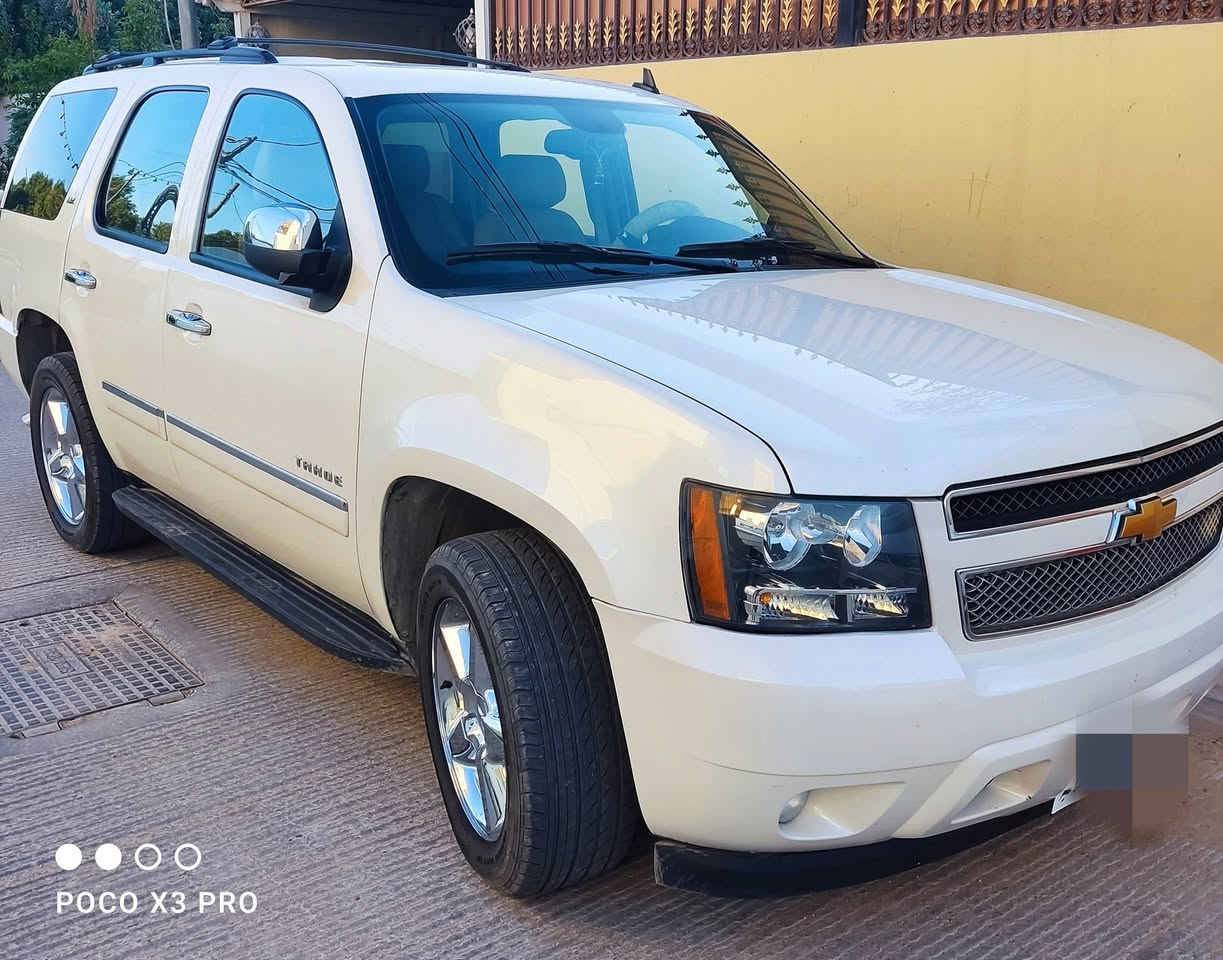 السلام عليكم...
للبيع شوفرليت تاهو 2014 LTZ  امريكي  حادثها بسيط جدا  صبغ على كد شبر بين الباب والچاملغ الامامي الايسر  
سياره دخول جديد  حديده سابقا
وحاليا اتسجلت وفق قرار 102 لسنة 2026 رقم بغداد 
الحاله _ ممتازة جدأ
كاميرا خلفية _ رادارات امامية وجانبية _ حساس _ بلاجكتور   _ كشنات جلد  كهرباء _ كشن خزن _ كشن تبريد تدفئه  _ صندوق جك  _  usb _ سلايد روف - فور ويل _  دوسات بانزين وبريك كهرباء - وبعد بيها كومه مواصفات تجي وتشوف بعينك افضل 
السيارة باقية ع نظافتها داخل جلد بيجي 
محرك وكير بحالة ممتازه برغي واحد مامفتوح بيها
بدون صوت بدون دخان بدون بخار 
ويل LTZ حجم 20 
للاستفسار الاتصال على الرقم ***********
