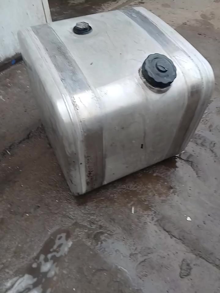 تانكي كاز مال اكتروس للبيع يشيل ٢٠٠ لتر هوا وقواعده 
لاتصال ***********
