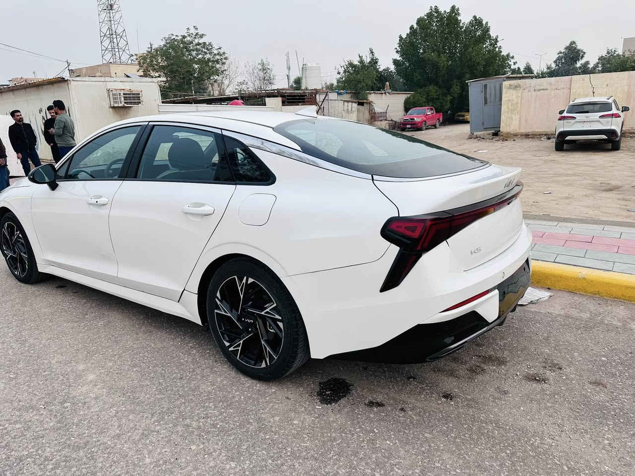 السلام عليكم
للبيع 

KIA K5 GT LINE 2025 

كيا كي فايف لون ابيض موديل 2025 جيتي لاين 

مواصفات 

 فول ماعدا بانوراما

بصمة

رادار امامي 

رادار بالمري 

تشغيل عن بعد 

كشنات جلد +تدفئه

شاشة جبيرة 

كار بلي 

كاميرا خلفية 

AUTO HOLD 

كشن كهرب 

وباقي مواصفات المعروفة جتي لاين

ماشيه 13 mi 

  الحادث مرفوقه مع المنشور 

عنوان السياره: كربلاء 

 رقم فحص موقت منفيس ابسمي

 السعر : 193 ورقه بيهه مجال حق الجيه 

***********📲📞
