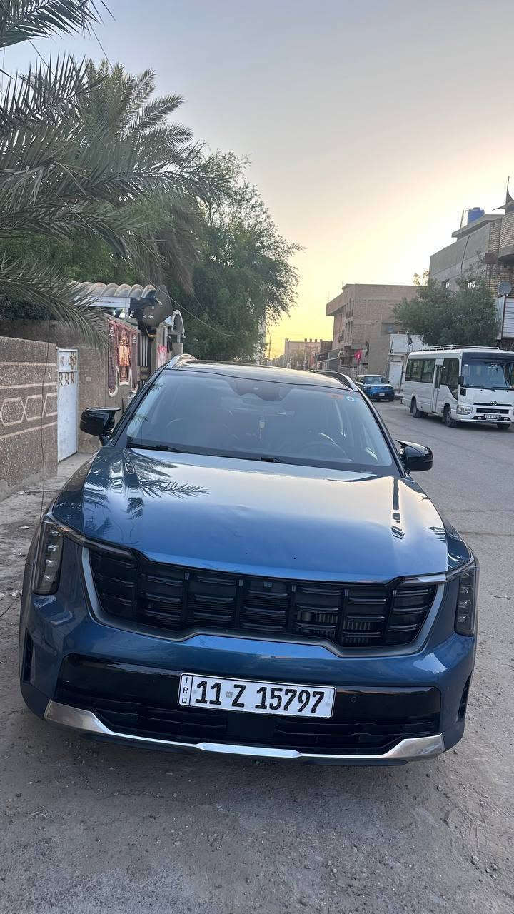 سلام عليكم
KIA SORENTO  HYBRID 2025
كيا سورنتو  هايبرد + بلكن فول مواصفات  2025  
المسافة المقطوعه 26000km
اللون ازرق   
محرك. 1600 تيربو هايبرد 
الموديل 2025
      المواصفات 
مقاعد vip
‏تدفئة مقاعد
فتحة بانوراما 
شاشة كبيره نفكيشن 
رادار امامي
 مانع تصادم
مانع انزلاق 
تحديد مسار
نقطة عمياء .
تصحيح مسار 
بصمه تشغيل  العدد 2
كاميرا خلفية
تشغيل عن بعد  
 مثبت سرعة
تحكم ستيرن
شاحن وايرلس
هاند بريك كهربائي
حساسات خلفيه + اماميه 
حساسات مانع تجاوز 
ويل قياس 19
دفع رباعي 
باب خلفي كهرباء 
اضويه امامي زنون LED
اضويه خلفيه LED
كشافات LED
دفع رباعي 4X4
نظام GPS+خرائط 
حادثها بنيد وبارد بسيط في الجاملغات بدون يرباك بدون 
رقم الشاصي  KNDRJDJH2S5299772
سعرها 240 ورقه
عنواني بغداد. جميله
رقم الهاتف ***********
