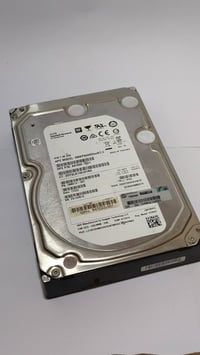 :هارد سيرفرات HPE 8TB SAS نظيف جداً وصحة 95% التفاصيل: HPE (Hewlett Pa...