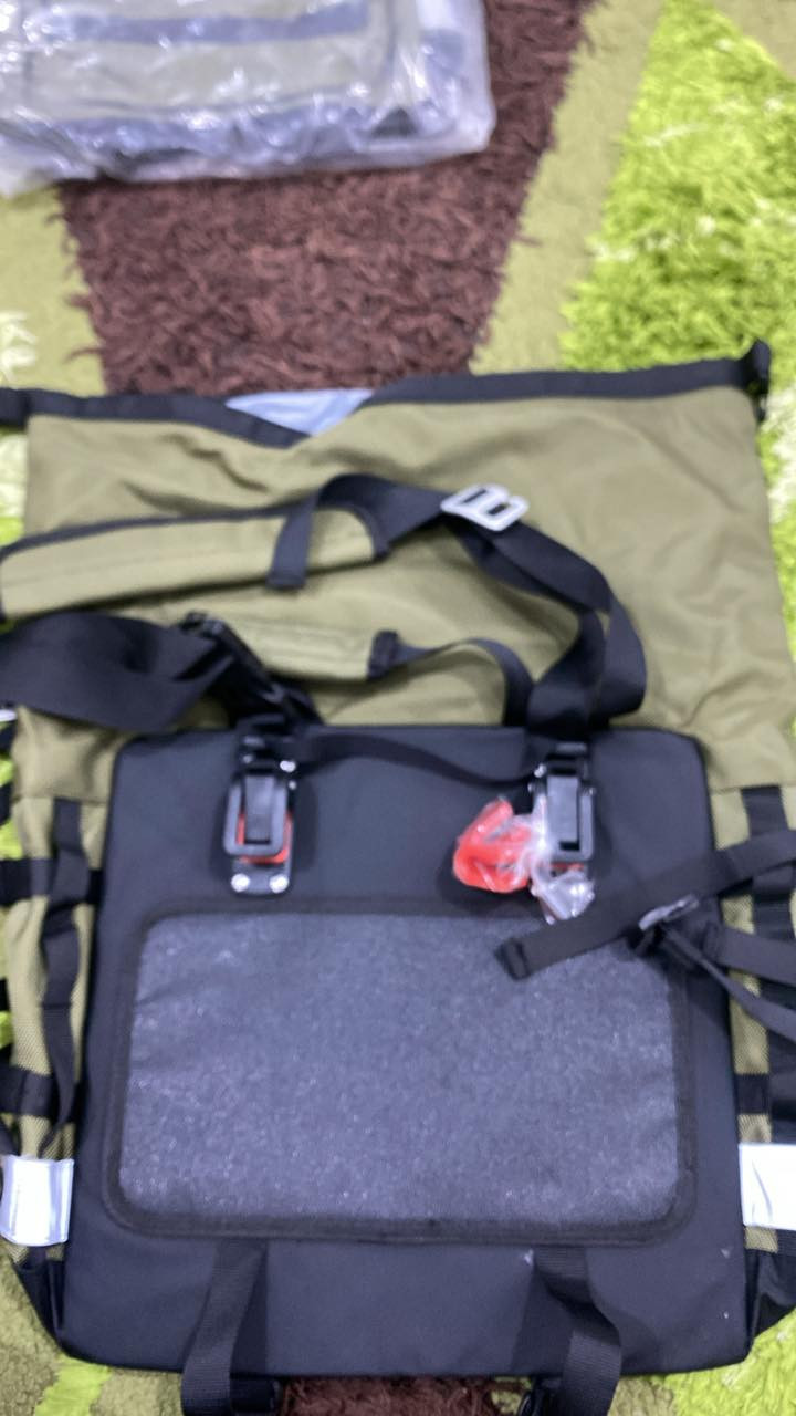 السلام عليكم حقيبه دراجات ترهم مال دلفري وترهم مال رحاله للبيع مال امزون جديده بعده بلچيس السعر القطعه 20 والقطعتين ب30 الف 
***********
