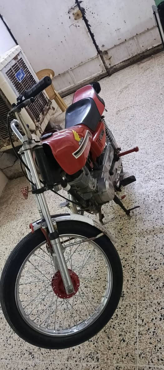 سلام عليكم دراجه بارت للبيع نشاط فول مكينه نار سعر 330بيها مجال للطيبين رجان لموشراي يعبر المنشور مكاني باب شمس كراج شمال


**إذا كنت صاحب هذا الإعلان وتريد حذفه لأي سبب، رجاءا أرسل رسالة إلى الدعم الفني**