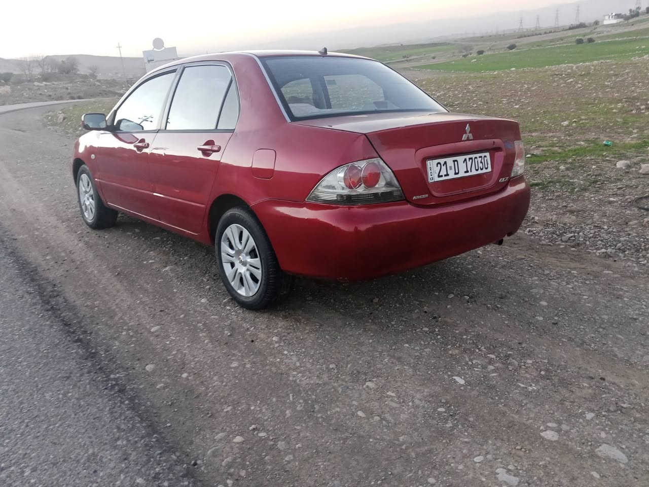 لانسەر مۆدیل 2007  گێر تۆماتیک مەکینە گەورەی ناوزەرد گێرو مەکینەی بەشەرت حیزام بۆیاغە بۆجوانی لای سەکنی  جەپیکی  پێشی هەیە زۆر خاوێن ماوەتەوە تەبریت ساردووگەرم لەسەر سویچ سەنەوی تازەیە  پشتی کەپسە هیجی پێوە نی دینار مەسرەفی تیانیە سعری 63 وەرەقە  شوێن کۆیە *********** كويسينجاك, أربيل
