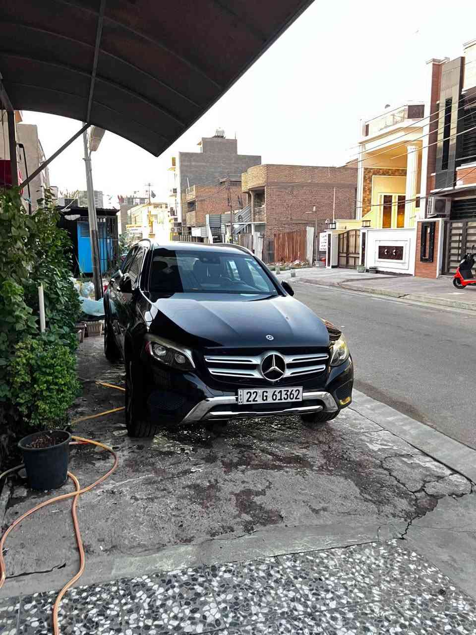 السلام عليكم مارسيدسGlc 300 2019 4Matic

فول مواصفات  معروف الفورماتك 
بنورامه بصمه اربع ابواب ترحيب.
 جنطة كهرباء ذكيه.
 لايتات  امامية  MULTIBEAM LED. 
بكلايت LED.
 داخل جلد.
 كشنات الامامية كهرباء مع تدفئة للكشنات. 
شاشة كبيرة مع دبل ماوس تحكم ستيرن. 
 مثبت سرعة. ستيرن كهرباء.
 رادار جانبي نقطة عمياء. توقف ذاتي. ركن ذاتي. 
 حساسات امامي خلفي. اربع كامرات 360.
 انارة داخلية محيطية.
 كير اوتو 9سرعات. السيارة خير من الله. 
ممشاها 98 كيلو قابل للزيادة. 
مكينتها 2.0T.
 ضررها قبق الجنطة مبدل نفس الون اصلي بدون صبغ السيارة. 
السعر.  220$ قابل للتفاوض 
للاستفسار.  (***********)
العنوان. بغداد السيدية بغداد, العراق
