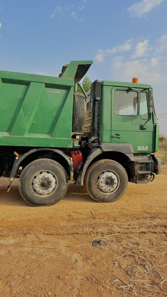 الموديل 2002 

محرك 410 جديد 

كير 221 حصيره

مجموعه ام الاسد بلاد برغي مامفتوح بيه

تبريد بلادي

تخم تاير جديد شاصي عالي مكفول كفاله عامه

السياره بيه رتايدر قفل سرعه بريك خلفي بنز امامي دسك

رقم سليمانية انكليزي للـ 2030 بأسمي مداور ثاني يوم

للاستفسار : ‭٠٧٧٢ ٥٤١ ١٥٤٤‬ // ***********
