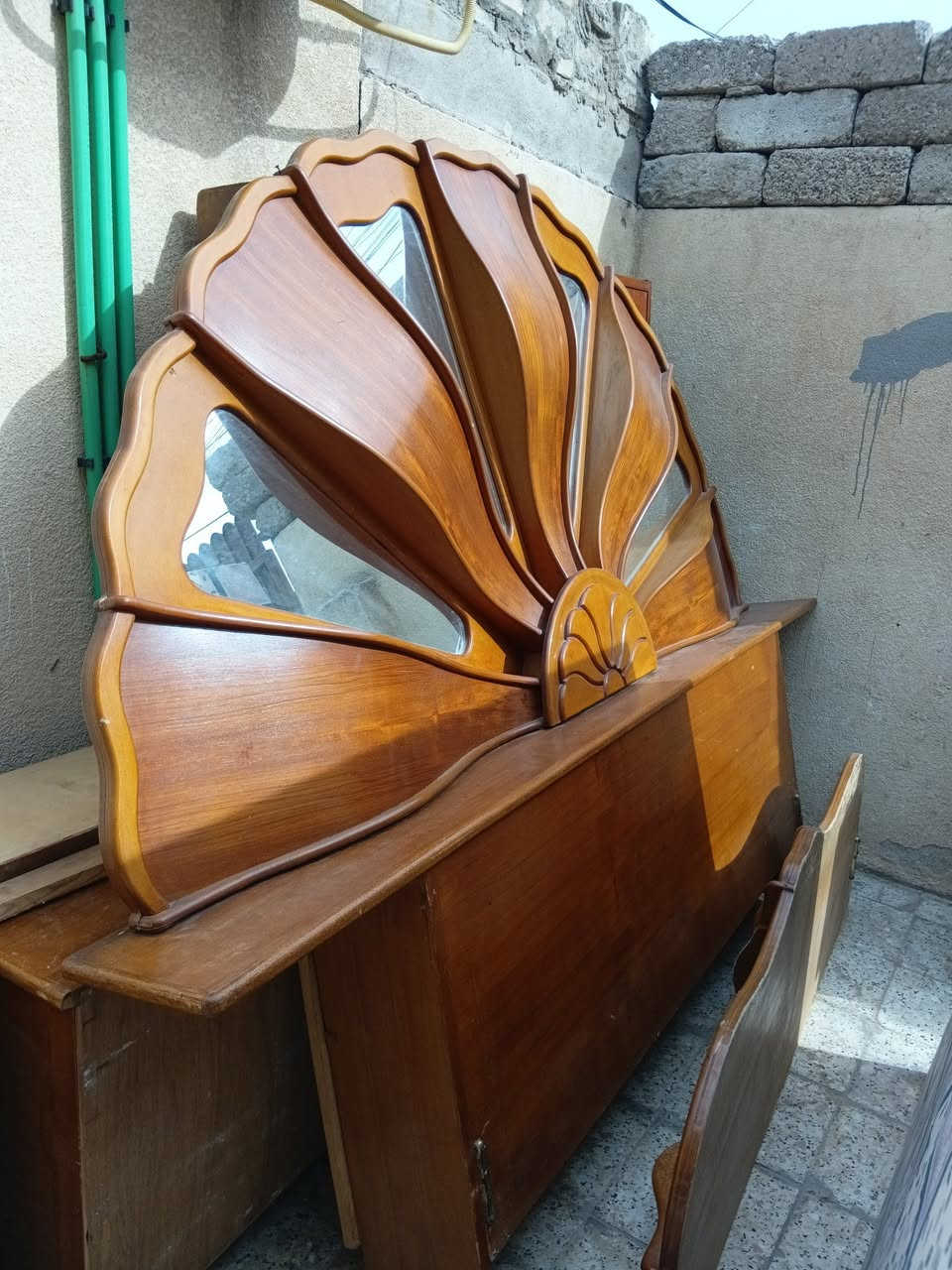 تخت كومدينات وميز تواليت للبيع السعر ١٥٠


**إذا كنت صاحب هذا الإعلان وتريد حذفه لأي سبب، رجاءا أرسل رسالة إلى الدعم الفني**