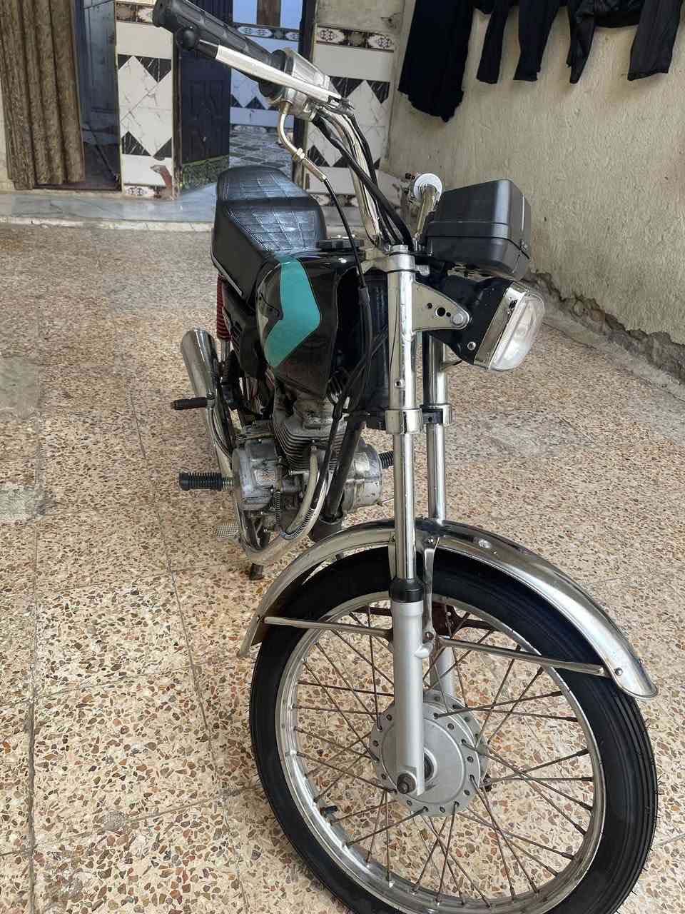 السلام عليكم
دراجة للبيع بدون اوراق 
السعر 350 بية مجال قليل


**إذا كنت صاحب هذا الإعلان وتريد حذفه لأي سبب، رجاءا أرسل رسالة إلى الدعم الفني**