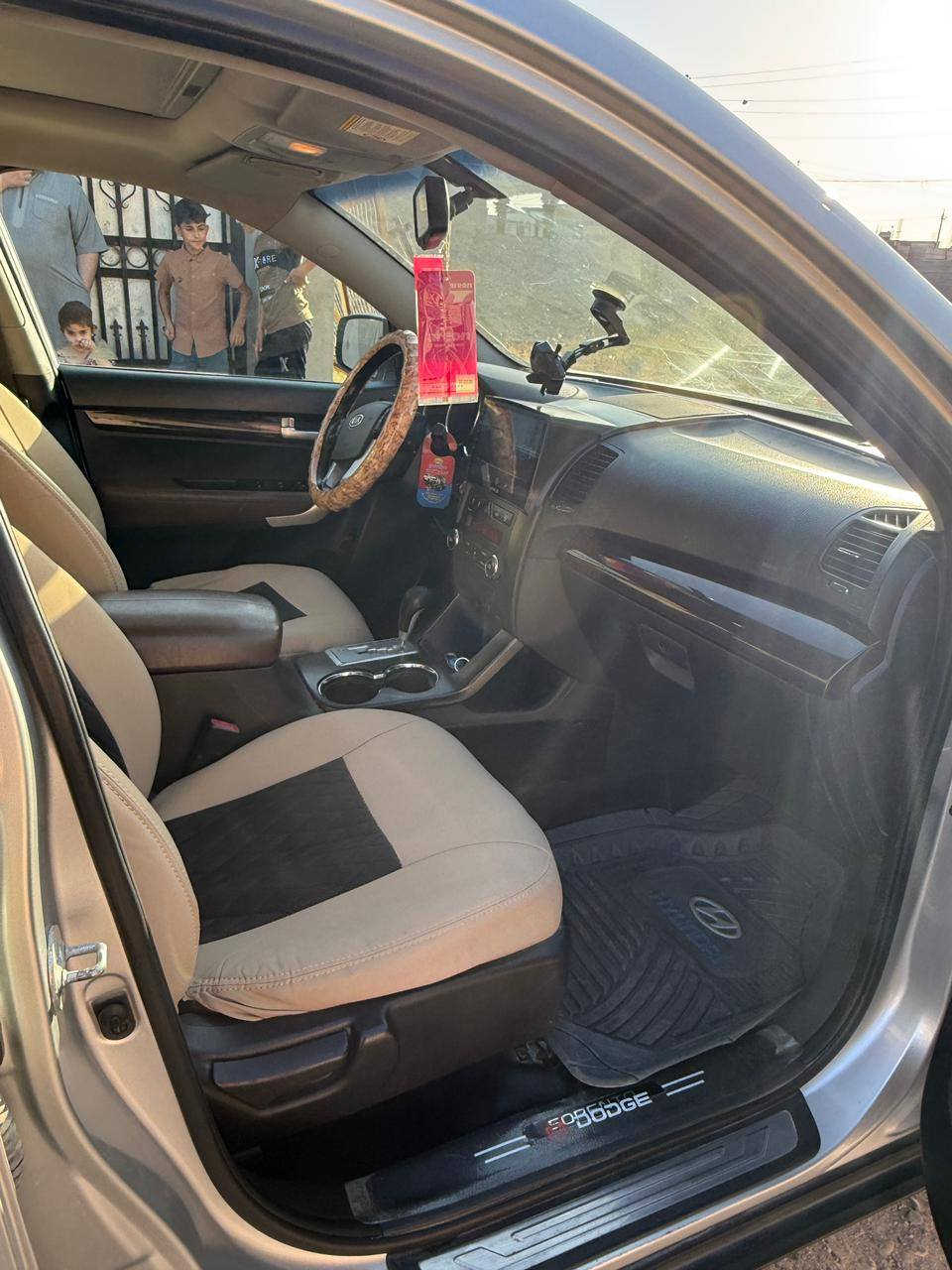 ا
السلام عليكم

سورنتو للبيع 2010   خليجي

سته سلندر

فول موصفات

7 راكب 

صبغ  نصف جاملغ خلفي فقط ايمن

 160   بيها مجال 

 رقم جديد مشروع وطني بأسمي

مكان السياره فلوجه

رقم صاحب السيارة ***********  وات ساب موجود

اعتذر عن الخاص مكلف بالنشر تحياتي للجميع
