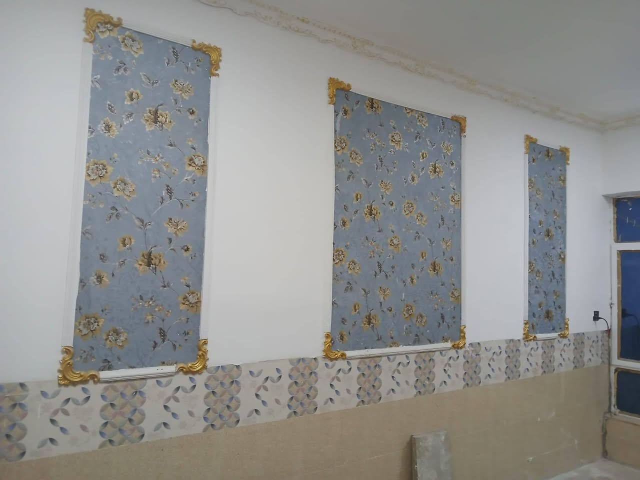 السلام عليكم
دار للبيع مساحة 100م 
يحتوي على طابق ونص كراج + استقبال+ حولي+ غرفه نوم+ صحيات داخلي وخارجي + سطح. 
سند اصفر 
حي البساتين حي السلام 
من جهة القناة . 
أكثر استفسار اتصل🗣📲📞
***********
