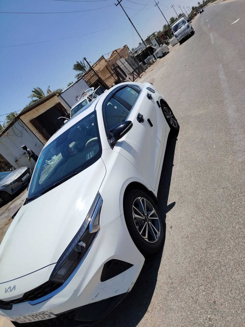 سيراتو خليجي موديل ٢٢
فول عدها البصمة
تبريد كير ا محرك شرط 
تخم تايرات جديد
حداديه كارتون
سيارة كفاله  بيها فقط  بارد موضح بسونار داخل مشور 
***********
مكاني المثني قضاء الخضر
