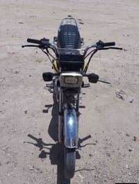 دراجه للبيع موديل 22 السعر 650 وبيها مجال 07817352655