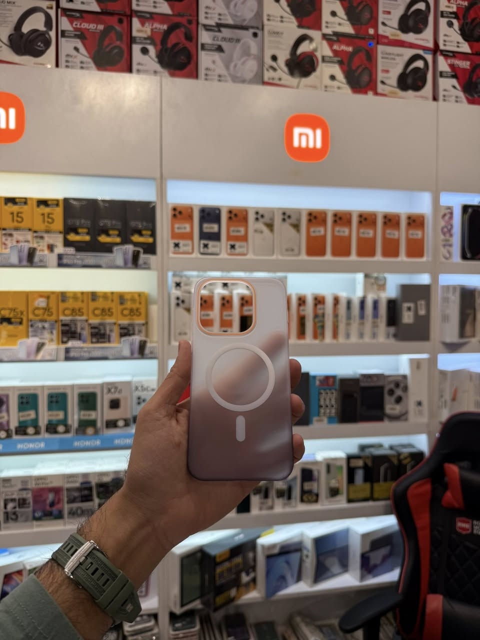 متوفر الان
اقوى الكفرات ولاصق الحماية 
لل ون بلاس 15 

العنوان بغداد الصليخ شاوع النادي
الفرع الثاني زيونه شارع الربيعي
ميوزك موبايل

يوجد خدمه توصيل جميع المحافظات 
للحجز وللاستفسار اتصل على ***********
