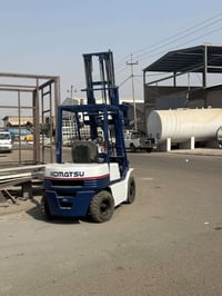 شوكية • كوماتسو • ٢طن ونص