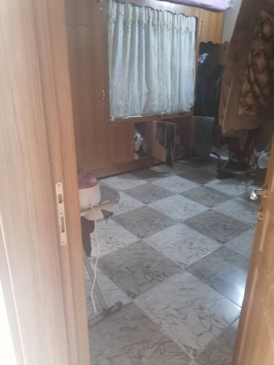 السلام عليكم بيت للبيع عنوان بنجا علي خلف محطه طه مكان راقي  رقم صاحب البيت ***********
