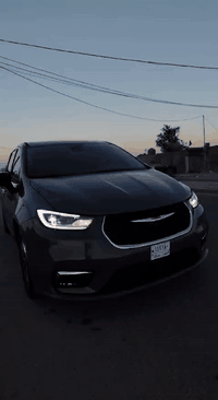 من رخصة الادمن
#المركبة  :  كرايسلر باسفيكا هايبرد لون سمنتي مميز موديل 2024 فول مواصفات عدى الفتحة
تترقم جميع المحافظات 
رقم مجاني 
*** ثلاث انظمة شحن خارجي +  هايبرد+ بنزين
الشحنة الوحدة تمشيك من 60الى80 كيلو يعني بالداخل ماتصرف قطرة بانزين

#الضرر    : مرفق الصور الحادث 
#التصليح : بارد قليل بالبنيد وشوية بالچاملغ
#السعر   :264ورقه مع المجال

#المواصفات  :
▪️ كرايسلر باسفيكا
▪️ محرك 6 سلندر 3600
▪️رادار امامي تفاعلي متعدد الاستخدام
▪️لايتات زينون عالي وناصي مع حاجب LED مع كشافات دعامية زينون
▪️ حساسات خلفي اصل 
▪️ حساسات الاجتياز الجانبية 
▪️ كشافات دعامية اصل 
▪️ بصمات كل الابواب وبصمة تشغيل وتشغيل عن بعد 
▪️كشن ذاكرة (خزن ميموري) لكرسي السائق
تدفئة كشنات +استيرن

▪️ كاميرا خلفية دوارة مع الستيرن 
▪️ باب جنطة كهربائي شفط 
▪️ ابواب جانبية كهربائية 
▪️ غرفة السيارة جلد اسود اصل 
▪️ تحكم كهربائي متكامل لمقاعد المقدمة 
▪️ شاشة دشبول كبيرة لمجموعة من الايعازات 
▪️ السيارة 7 راكب مع 3 قطع تبريد 
العنوان البصرة حي المهندسين

 الاتصال أو  وات ساب على :***********
