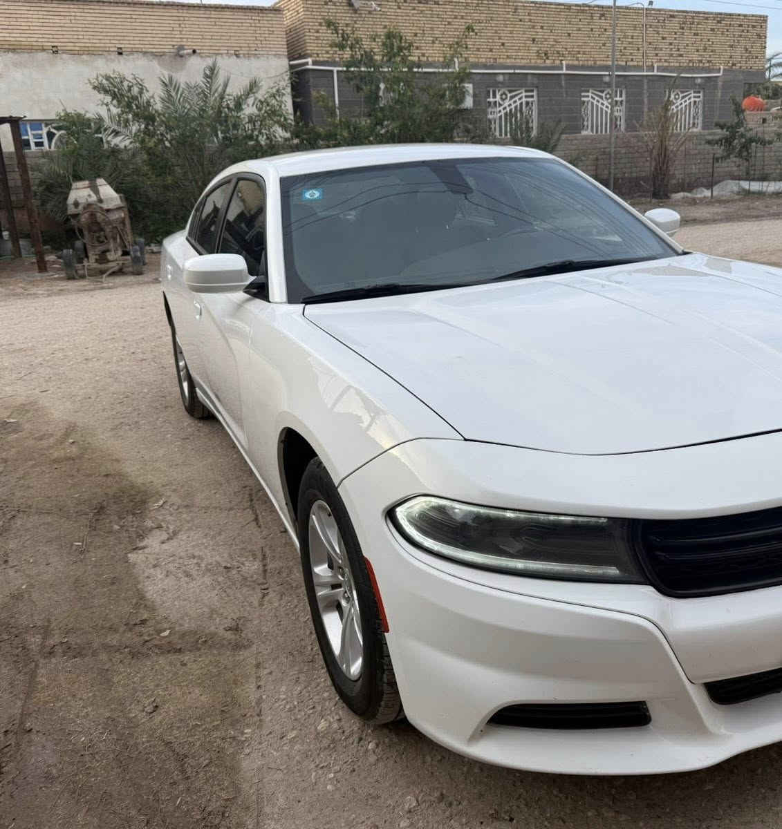 سلام عليكم للبيع جارجر مديل 22 رقم بصره وارد امريكي حادث خفيف حافة البنيد فقط باقي السياره كفاله عامه صبغ ضربه تبديل مكينه كارتون مامفتوحه لاتبخير ولا تنقيص حداده جديده طخم تاير جديد موصفات SXTعاديه سياره جديده وجاهزه من كلشي مناقصه شي السعر250مكان السياره بصره للاستفسار ***********
