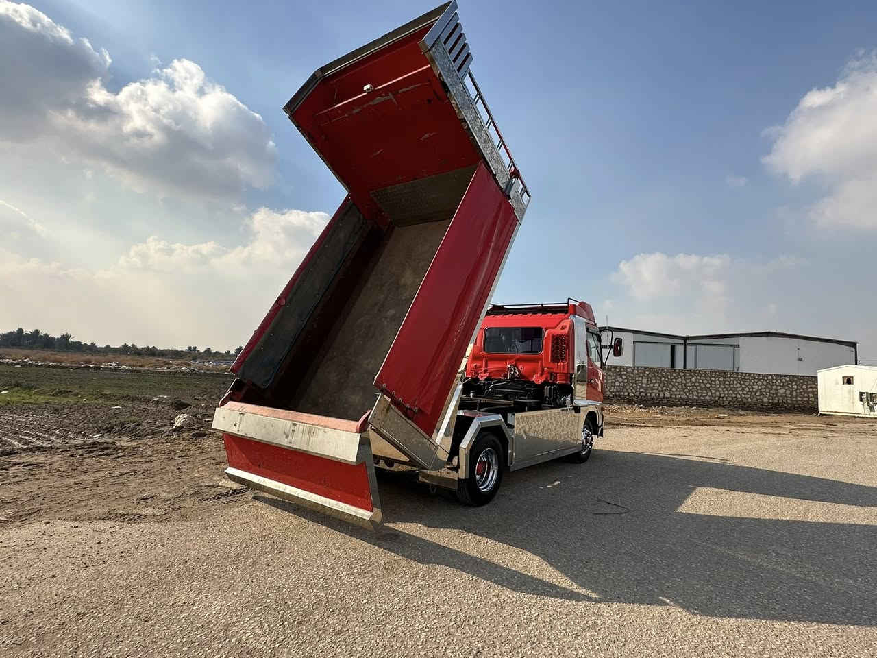 هينو قلاب 4طن دخول جديد فول سستم ياباني السيا ره مكفوله كفاله عامه شاصي ومكينه مكفوله سته اسلندر فول عادي شراي يتصل  *********** تسجل بسم المشتري مباشر
