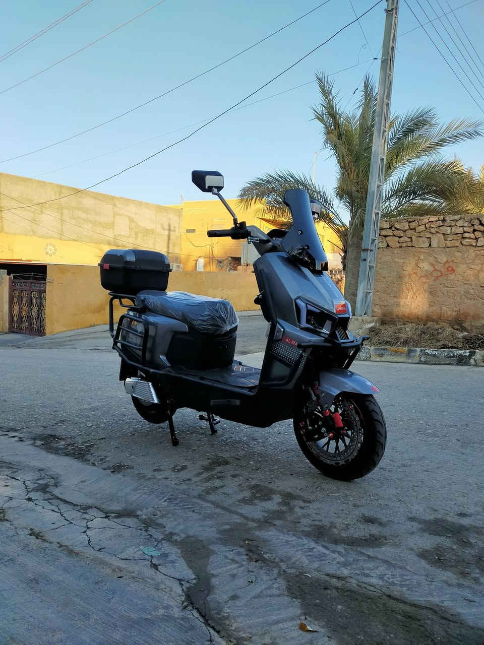 ماطور شحن الصاعقه مستخدم شهرين بعده جديد
السرعه/ 120
التفويله تمشيك/70 كيلو
6 بطاريات دبل كرافين مسطره
ملف 3800 واط 
مع خوذه وجنطه 
ومفتاح وبصمه وكرت 
لماطور بعده جديد 
عنوان اربيل مناره
السعر مليون 300


**إذا كنت صاحب هذا الإعلان وتريد حذفه لأي سبب، رجاءا أرسل رسالة إلى الدعم الفني**