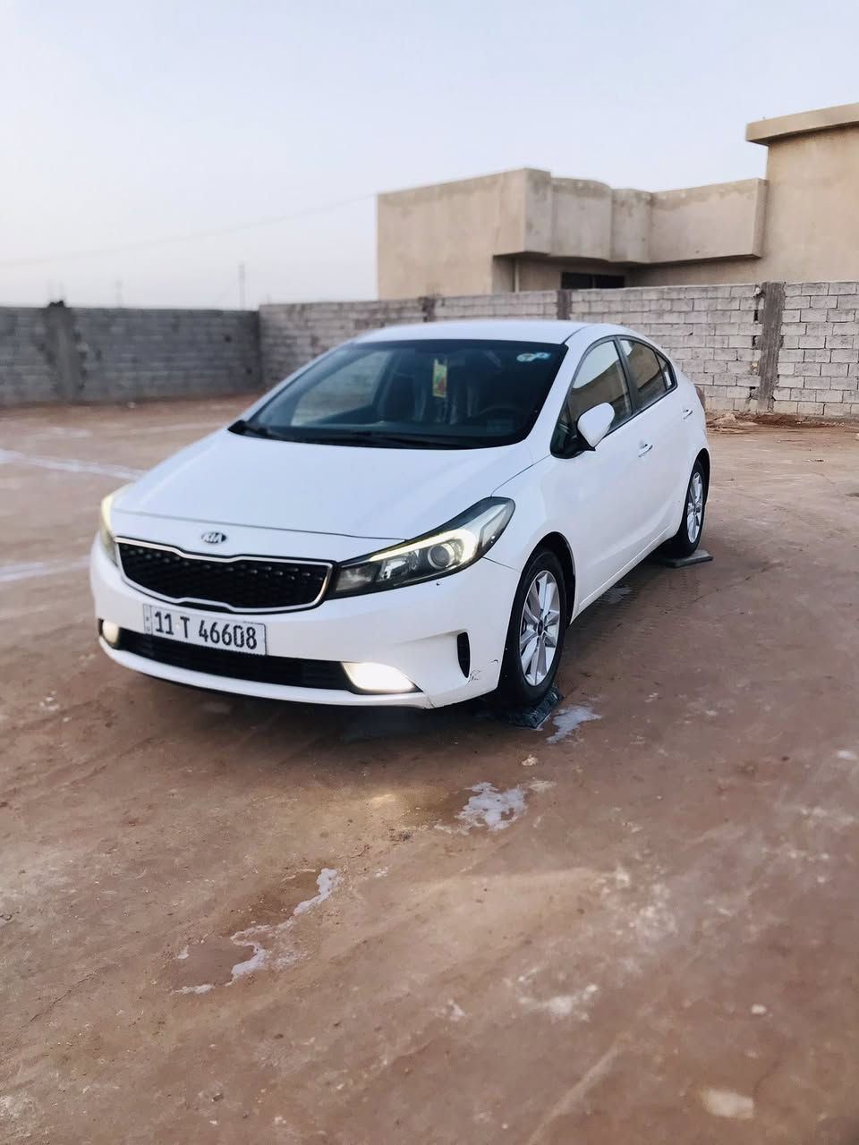 يا الله للبيع كيا سيراتو موديل 2017 مكفوله ماعده دوسه صبغ والباقي كفاله
المواصفات
لد نهاري 
اشاير بالمري 
مري شفط 
يدات نيكل 
اربع تجاوي 
ساحبه 
ويل كب 
شاشه كامره 
تحكم استيرن جيهتين 
وبعد بيه مواصفات 
رقم بغداد انكليزي بسمي 
السعر ب 135 وبيه مجال 
مكان السياره سماؤه الوركاء 
اكثر تفاصيل إتصال.                        (***********)
