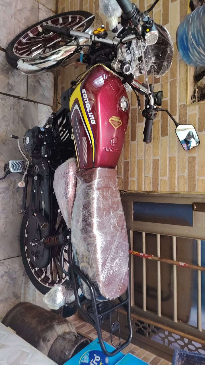 السلام عليكم دراجة إيراني للبيع موديل2026 دراجه جديده مستعمله قليل زيرو مكفوله كفاله عامه من كََلشي
تشغيل عن بعد
محرك 200
ماشيه2000
مكاني بغداد الكريعات *********** متواجد واتساب
المو شراي لايتصل السعر خاص
