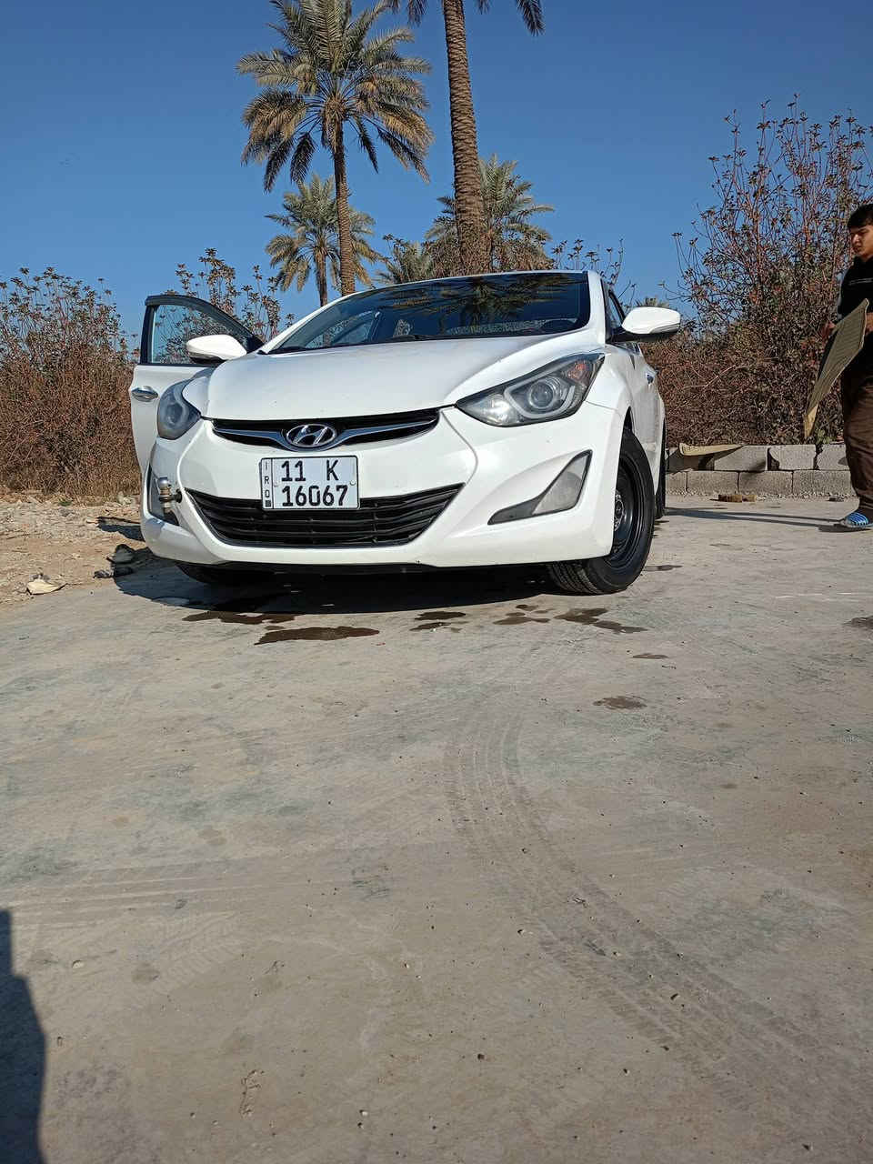 السلام عليكم
للبيع هونداي النترا خليجي 2015 سياره جديده وجاهزه من كلشي بس ستر رب العالمين ماتصرف عليها الف دينار شرط السونار وين متريد وديها

مكينه 2000 دوش كير مكفول 

بيها صبغ مكانات بصيطه كلش

تبريد تدفئه 

فول مواصفات عده البصمه 

شاشه تاب كامره داور

تخم تاير جديد صدر جديد السياره جاهزه مجهزه خير من الله رقم بغداد الجديد بأسم اخويه شرط التحويل مباشر بياع شراي مابيع 

السعر المطلوب 127 وبيها مجال بصيط مكان السياره بغداد قضاء المدائن سلمان الباك 

للأتصال رقمي ***********
