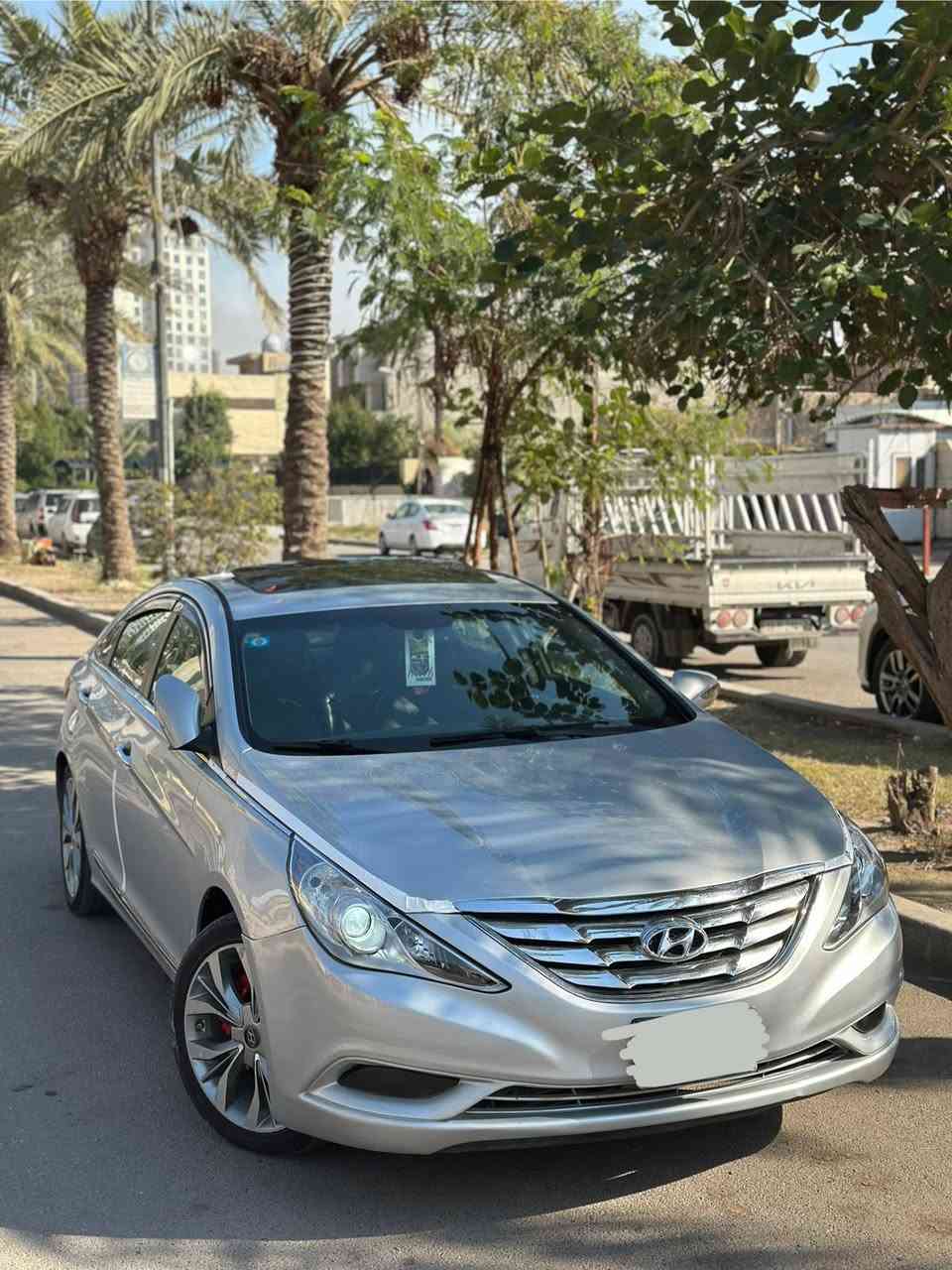 سلام عليكم 
رجاءً اقرة تفاصيل وأتصل 
هيونداي سوناتا 2013 وارد امريكي حادثهة جاملغ وباب صفحة سايق سيارة 5 قطع صبغ بزون دواخل بجم كبس شواصي مكفولة تكم مكفولة حوض مكفول (بدون ايرباك) 
رقم بغداد سنوية لل 2031 بسمي وكلة جديد 

فول مواصفات سيارة 

ماشية 83 الف ميل حقيقي /فتحة + بصمة + كشنات جلد + كهرباء + وضعيات قيادة+ أيكو مود + تدفئة كراسي أمامي + تدفئة كراسي خلفي +لايتات زنون +ويل 18 + سستم سماعات سوني + سيارة فول ومواصفاتهة معروفة 
مكينة 2400 مكفولة وممفتوحة + گير مكفول ممفتوح
صدر امامي وخلفي كلة جديد + تدفئة تبريد كلة شغال 
سيارة جاهزة للأخير  وحلوة وشوفة العين 
سيارة سعرهة 113 ورقة وبيهة مجال حك الجية 
*********** 
مكاني بغداد حي الاعلام
