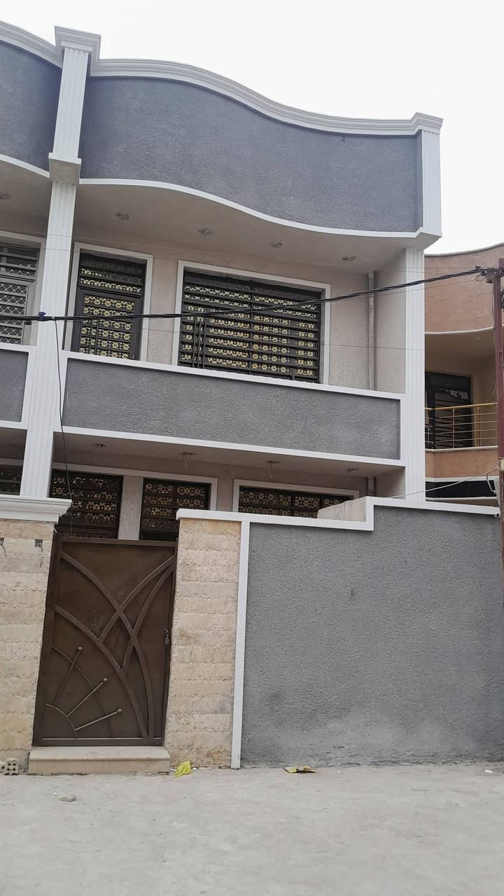 بيت اللبيع المساحه ١٠٢ بيت جاهز قيد النشاء بناء حديث٢٠٢٥
خدمات كاملة ماء كهرباء مجاري تبليط ومدفوعة الخطيب الازراعي شارع مشمشة فرع أسواق الباشا التواصل ***********.يوجد واتساب
