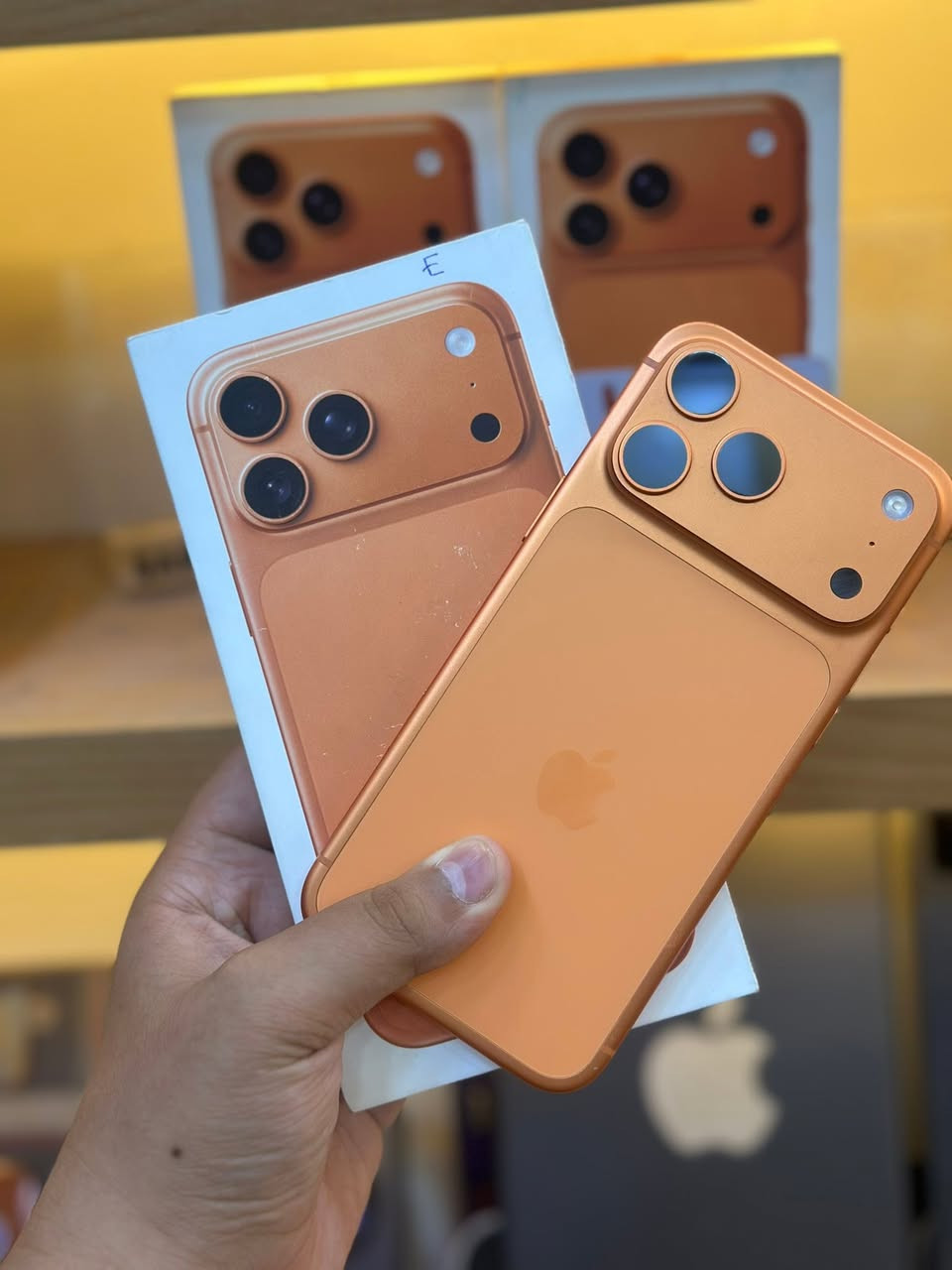 IPhone 17 pro max 🧡🧡
بطاريه 100
مشحون مره وحده 
شريحه الكترونيه 
وبسعر فرق عن الجديد بهواي 🔥🔥🔥

📍الديوانية_شارع المصورين _ مكتب علي 2
📞***********
