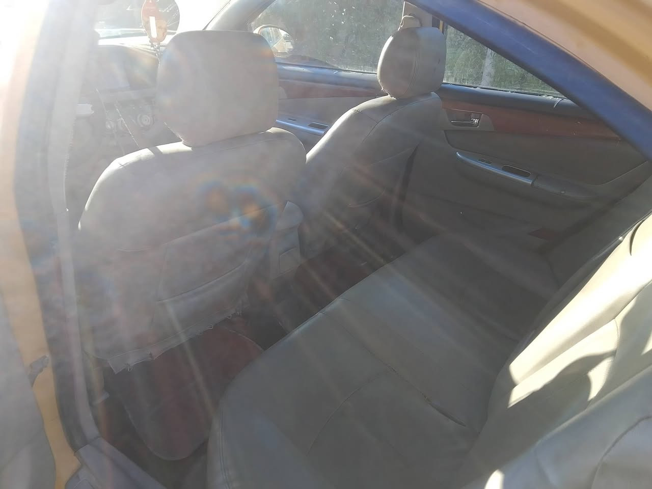 سلام عليكم ليفان2012محور كير اومحرك كورله 94كير أوتوماتيك رقم انكليزي بسمي سنويه لل29تبريد تدفئه كله شغال صدره اشويه تعبان سعر 38ورقه دفتر بانزين ***********
