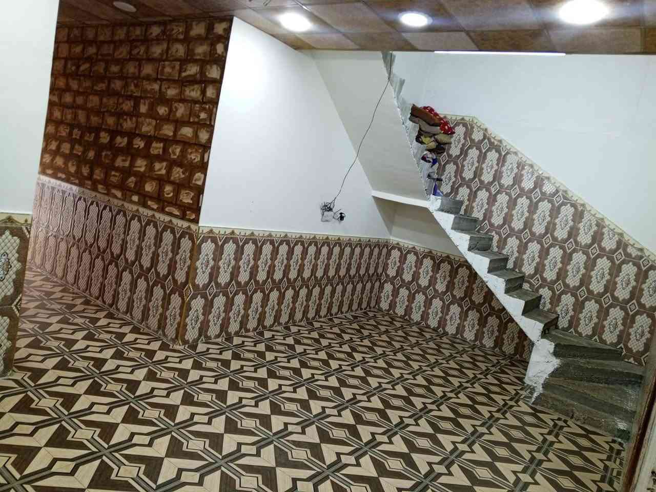 بيت للبيع بصره شط العرب كباسي شارع بيت صيهود بي قرفتين او هول او ستقبال او حمامات داخلي او خارجي منور بي او متى واره البيت متروك او متر كدام البيت المساحه 240 الواجهيه ماملبوخه سعره 125مليون ***********رقم صاحب البيت بي وات ساب البصرة, العراق
