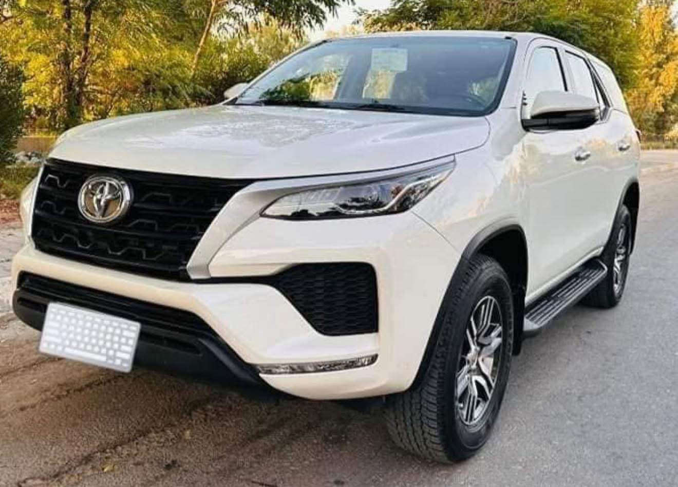 تويوتا فورجنر 2022
 ال4 سلندر  
فور ويل
شاشة كبيره تدعم ابل كار بلاي 
بجم نيكل كروم  
ستيرن صاج 
ثلاجة اكواب ماء + كشنات حضن
رقم بغداد الدولي باسمي 

*********** بعقوبة, ديالى
