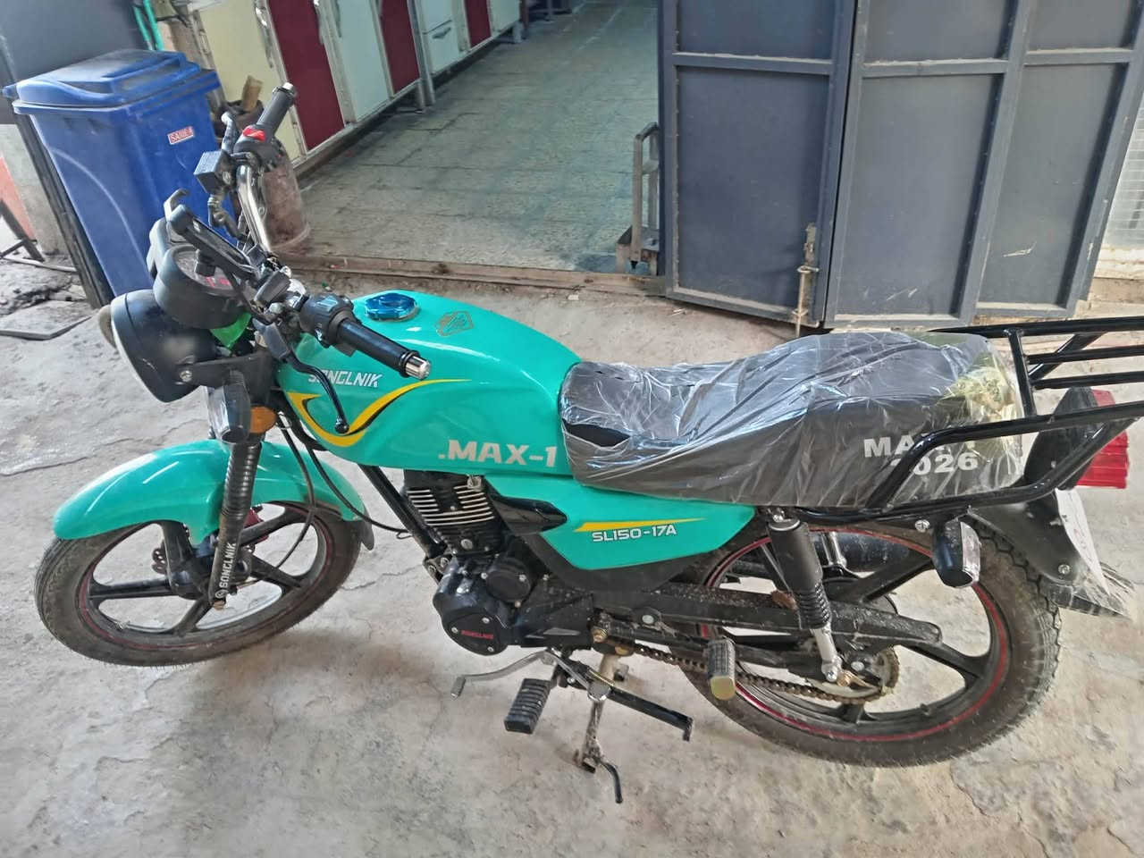 سلام عليكم
سونك 26/صاله خمس تيام من طالعه من لوكيل 
بيع مستعجل ***********
