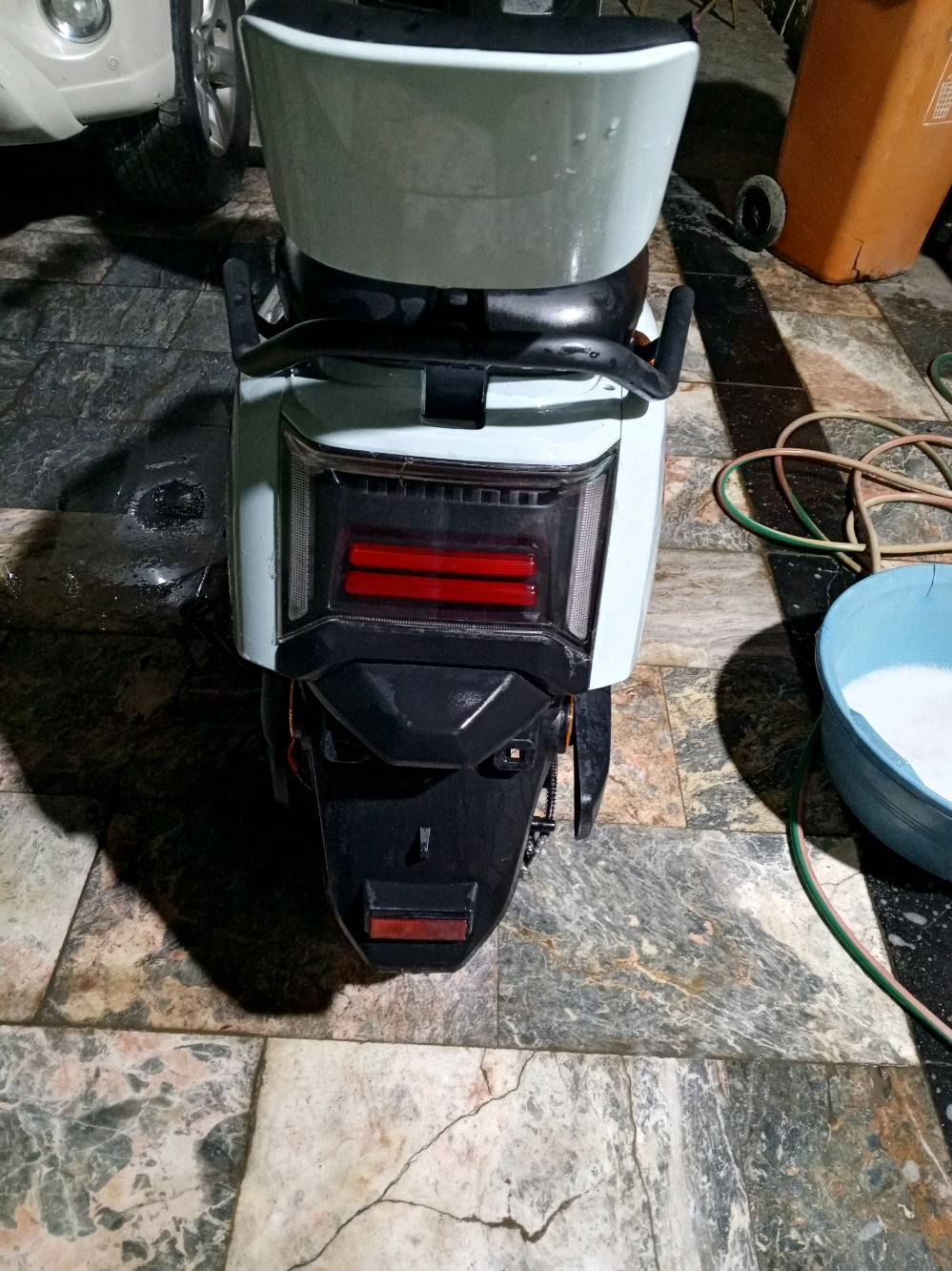 دراجه شحن ملف 2000 6 بطاريات نوع مستطيل مكان بغداد